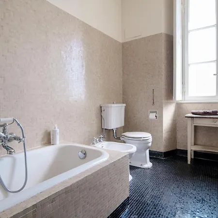 Apartment I Tigli - By Myhomeincomo *